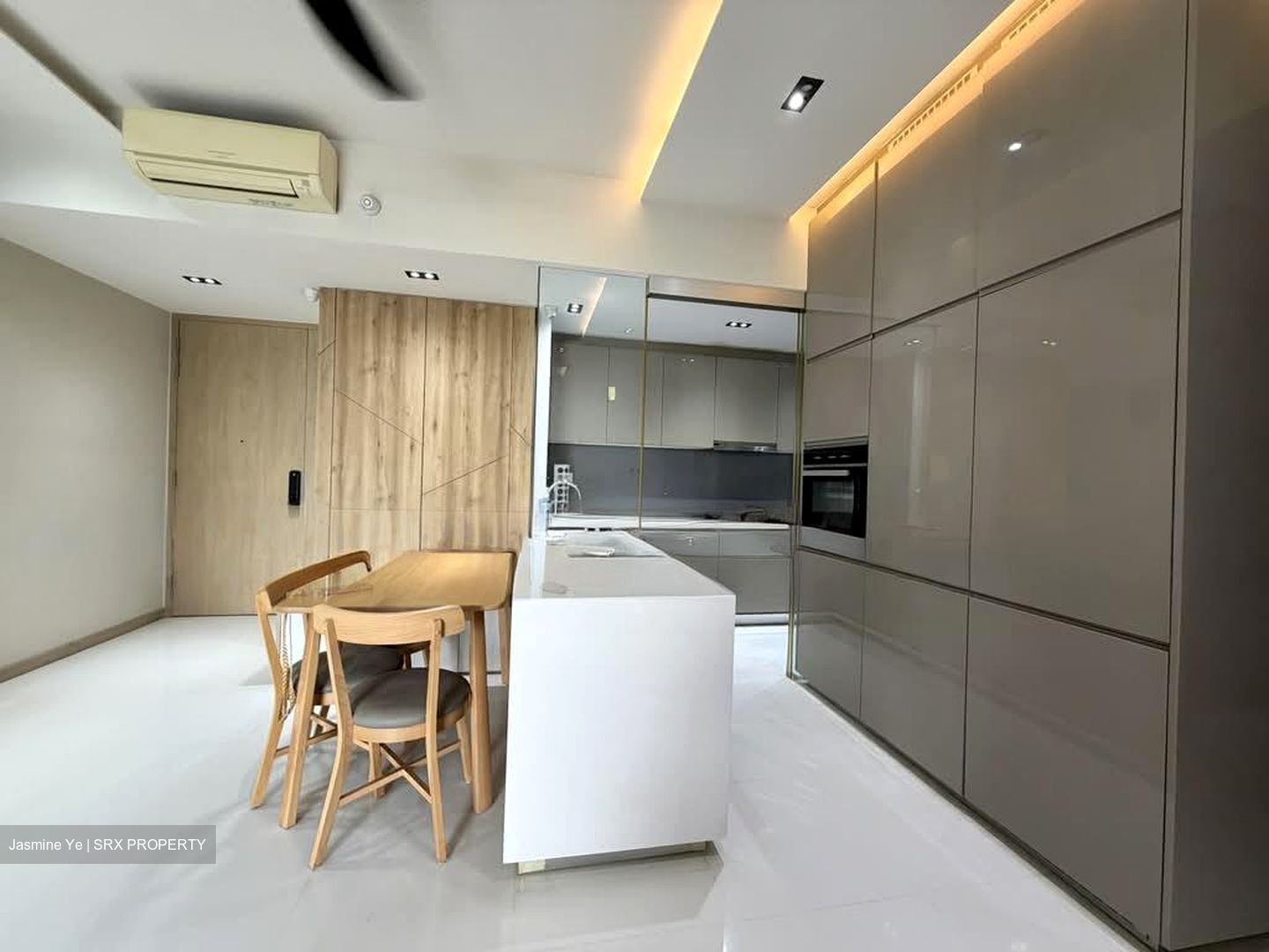 J Gateway (D22), Condominium #570649201